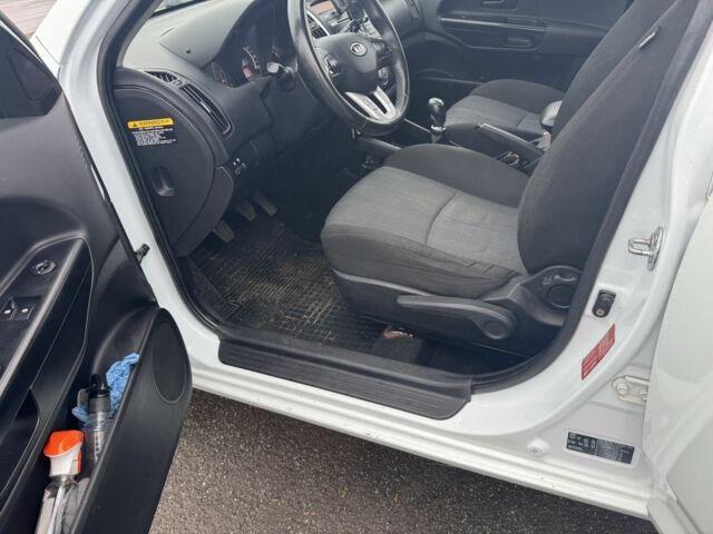 Белый Киа Сид, объемом двигателя 1.6 л и пробегом 242 тыс. км за 7000 $, фото 7 на Automoto.ua