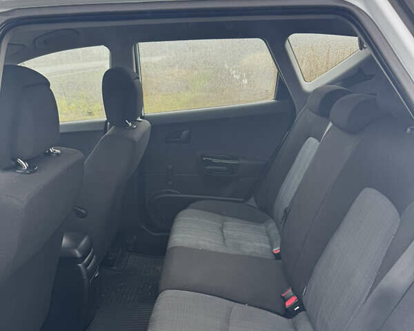 Белый Киа Сид, объемом двигателя 1.58 л и пробегом 242 тыс. км за 7000 $, фото 13 на Automoto.ua