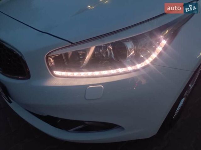 Белый Киа Сид, объемом двигателя 1.59 л и пробегом 247 тыс. км за 8800 $, фото 30 на Automoto.ua