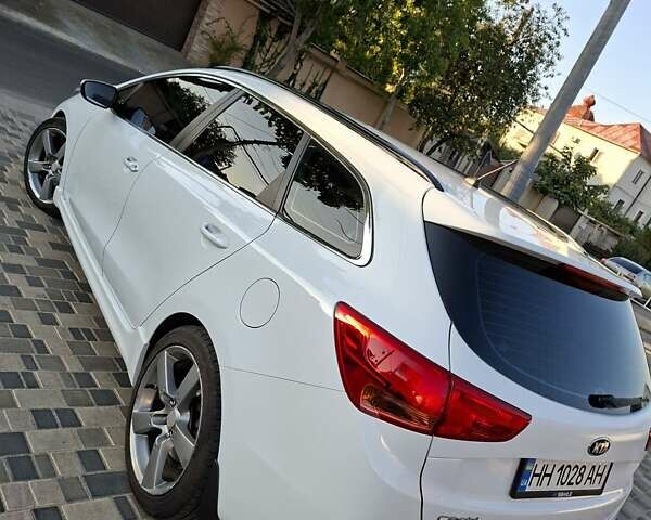 Белый Киа Сид, объемом двигателя 1.59 л и пробегом 95 тыс. км за 12400 $, фото 9 на Automoto.ua