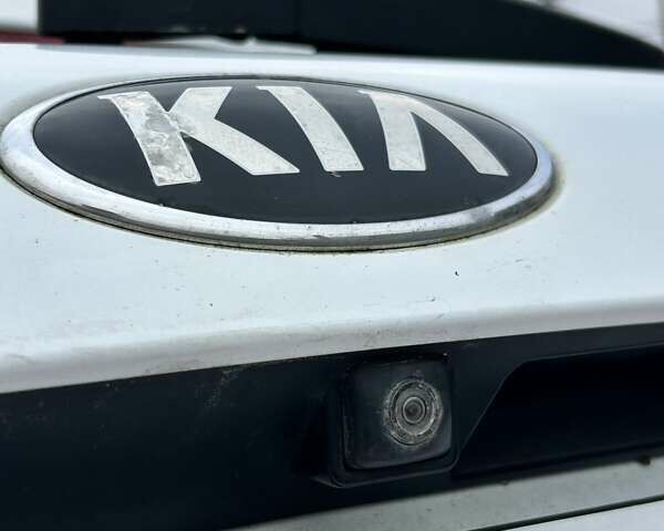Білий Кіа Сід, об'ємом двигуна 1.6 л та пробігом 193 тис. км за 6600 $, фото 9 на Automoto.ua