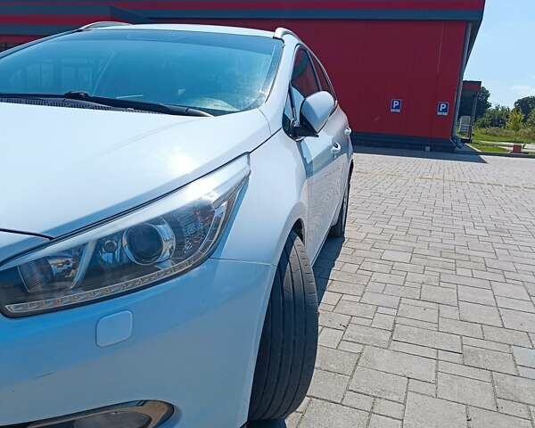 Белый Киа Сид, объемом двигателя 1.59 л и пробегом 247 тыс. км за 8800 $, фото 7 на Automoto.ua