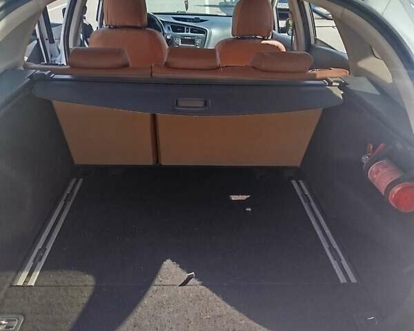 Білий Кіа Сід, об'ємом двигуна 1.58 л та пробігом 235 тис. км за 8300 $, фото 8 на Automoto.ua