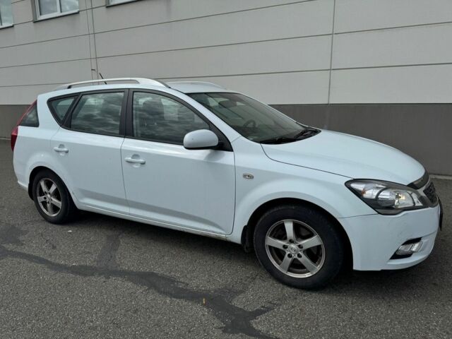 Белый Киа Сид, объемом двигателя 0 л и пробегом 82 тыс. км за 8500 $, фото 3 на Automoto.ua