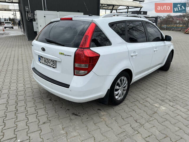 Белый Киа Сид, объемом двигателя 1.6 л и пробегом 277 тыс. км за 6800 $, фото 9 на Automoto.ua
