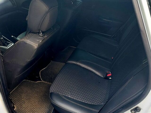 Білий Кіа Сід, об'ємом двигуна 1.6 л та пробігом 234 тис. км за 5000 $, фото 3 на Automoto.ua