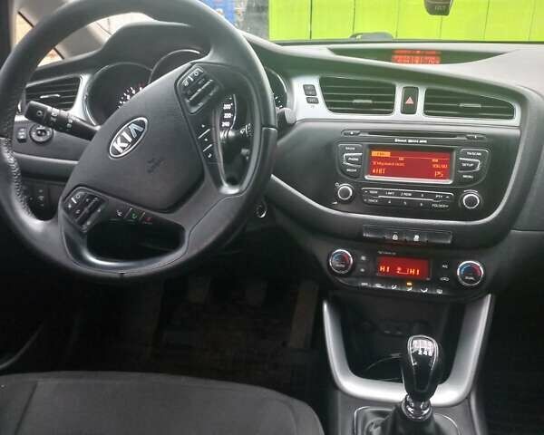 Білий Кіа Сід, об'ємом двигуна 1.6 л та пробігом 238 тис. км за 8999 $, фото 7 на Automoto.ua