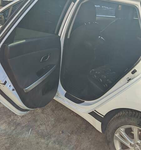 Белый Киа Сид, объемом двигателя 1.6 л и пробегом 212 тыс. км за 7950 $, фото 2 на Automoto.ua