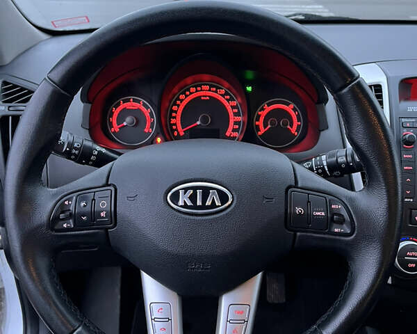 Білий Кіа Сід, об'ємом двигуна 1.4 л та пробігом 143 тис. км за 6700 $, фото 7 на Automoto.ua