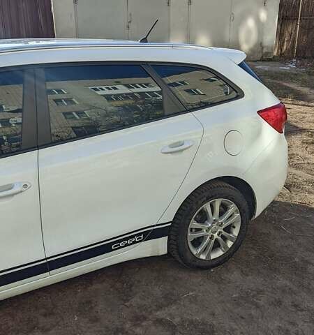 Белый Киа Сид, объемом двигателя 1.6 л и пробегом 212 тыс. км за 7950 $, фото 17 на Automoto.ua