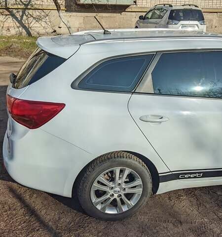 Белый Киа Сид, объемом двигателя 1.6 л и пробегом 212 тыс. км за 7950 $, фото 14 на Automoto.ua