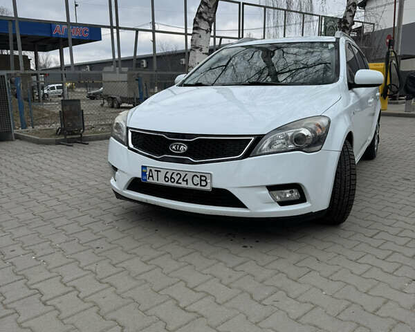 Белый Киа Сид, объемом двигателя 1.6 л и пробегом 277 тыс. км за 6800 $, фото 5 на Automoto.ua
