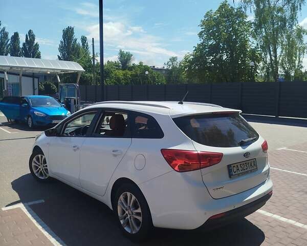 Білий Кіа Сід, об'ємом двигуна 1.58 л та пробігом 235 тис. км за 8300 $, фото 4 на Automoto.ua