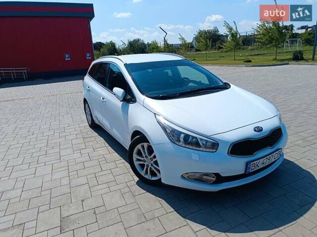 Белый Киа Сид, объемом двигателя 1.59 л и пробегом 247 тыс. км за 8800 $, фото 12 на Automoto.ua