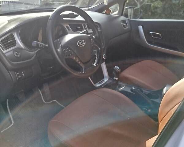 Білий Кіа Сід, об'ємом двигуна 1.58 л та пробігом 235 тис. км за 8300 $, фото 2 на Automoto.ua