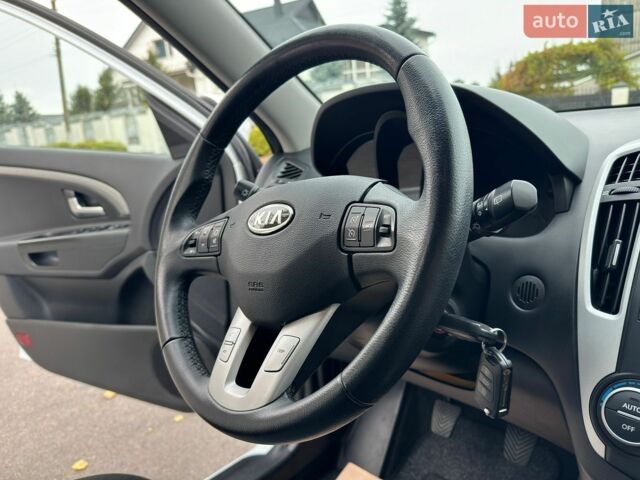 Белый Киа Сид, объемом двигателя 1.6 л и пробегом 167 тыс. км за 7800 $, фото 68 на Automoto.ua