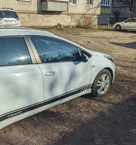 Белый Киа Сид, объемом двигателя 1.6 л и пробегом 212 тыс. км за 7950 $, фото 13 на Automoto.ua