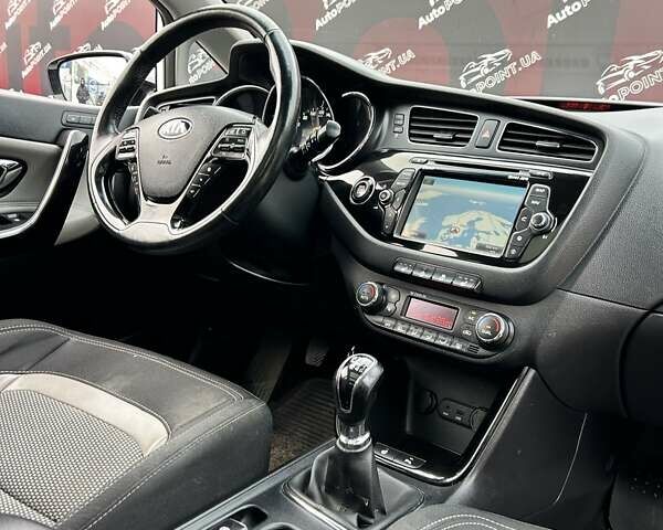Білий Кіа Сід, об'ємом двигуна 1.6 л та пробігом 193 тис. км за 6600 $, фото 35 на Automoto.ua