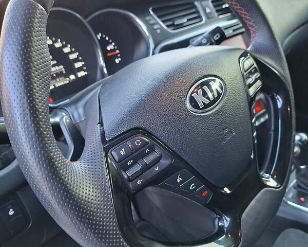 Білий Кіа Сід, об'ємом двигуна 1.59 л та пробігом 95 тис. км за 11800 $, фото 8 на Automoto.ua