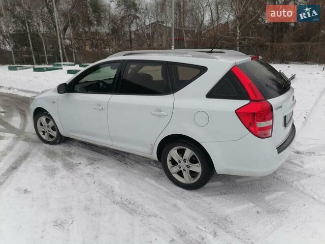 Білий Кіа Сід, об'ємом двигуна 1.59 л та пробігом 350 тис. км за 7500 $, фото 2 на Automoto.ua