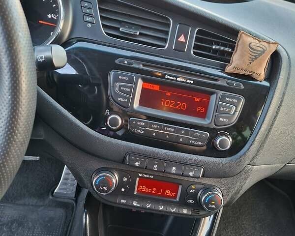 Белый Киа Сид, объемом двигателя 1.59 л и пробегом 95 тыс. км за 12400 $, фото 14 на Automoto.ua