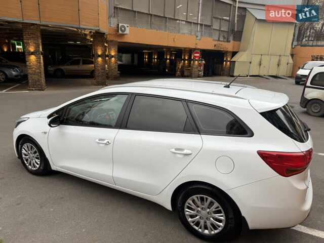 Білий Кіа Сід, об'ємом двигуна 1.6 л та пробігом 140 тис. км за 10400 $, фото 7 на Automoto.ua