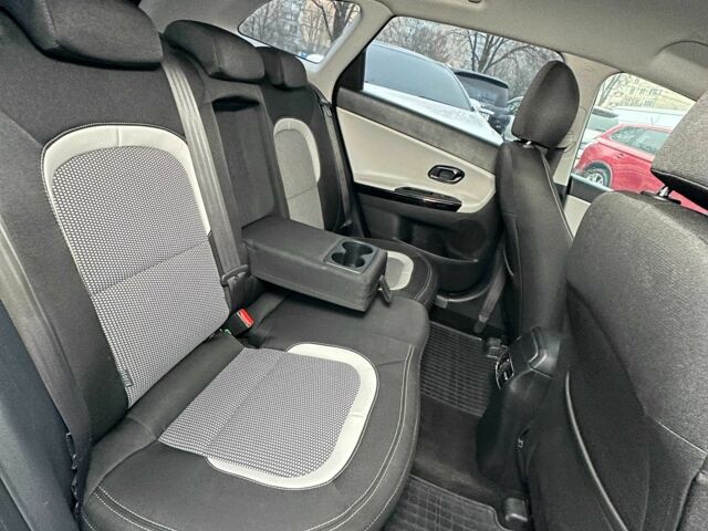 Білий Кіа Сід, об'ємом двигуна 1.6 л та пробігом 263 тис. км за 10500 $, фото 3 на Automoto.ua