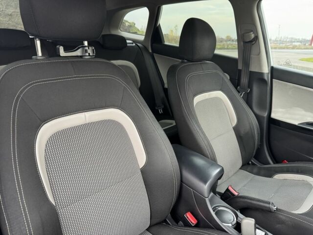 Білий Кіа Сід, об'ємом двигуна 1.6 л та пробігом 226 тис. км за 10500 $, фото 14 на Automoto.ua