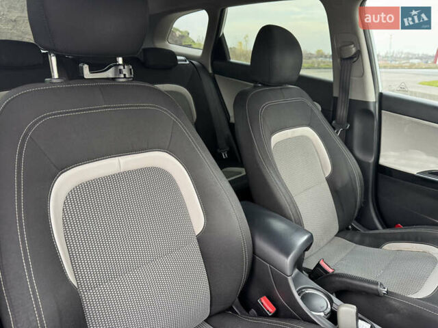 Білий Кіа Сід, об'ємом двигуна 1.6 л та пробігом 226 тис. км за 10500 $, фото 24 на Automoto.ua