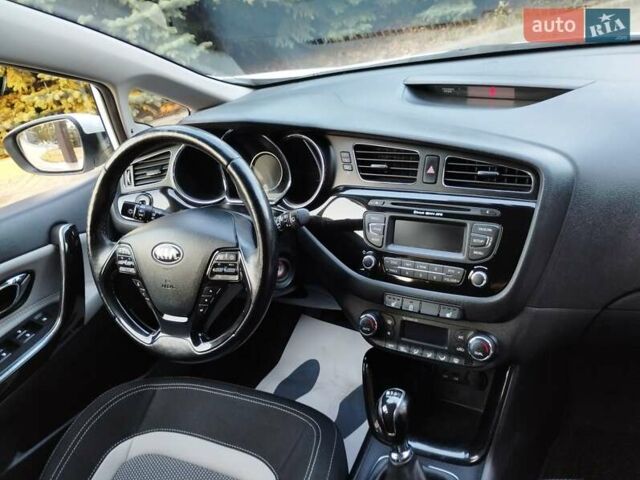 Білий Кіа Сід, об'ємом двигуна 1.58 л та пробігом 120 тис. км за 10600 $, фото 20 на Automoto.ua