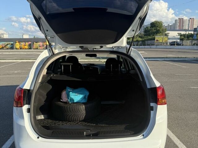 Белый Киа Сид, объемом двигателя 1.6 л и пробегом 191 тыс. км за 9700 $, фото 3 на Automoto.ua