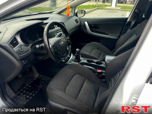 Білий Кіа Сід, об'ємом двигуна 1.6 л та пробігом 172 тис. км за 8800 $, фото 5 на Automoto.ua