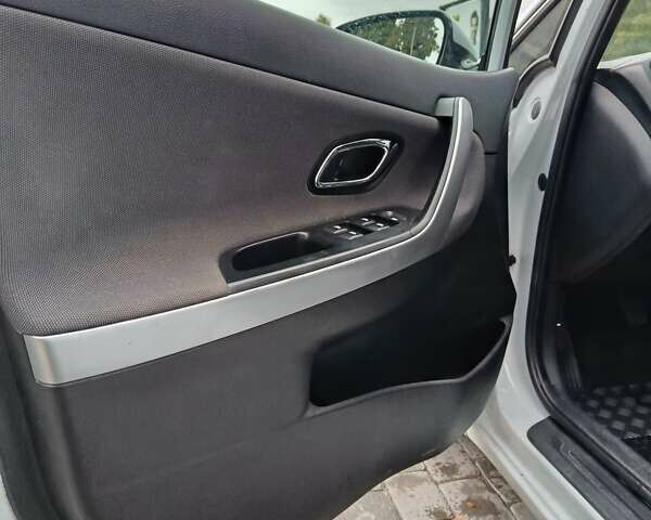 Белый Киа Сид, объемом двигателя 1.6 л и пробегом 265 тыс. км за 8200 $, фото 14 на Automoto.ua