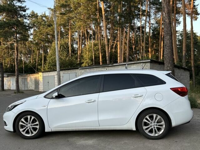 Белый Киа Сид, объемом двигателя 1.4 л и пробегом 250 тыс. км за 7700 $, фото 4 на Automoto.ua