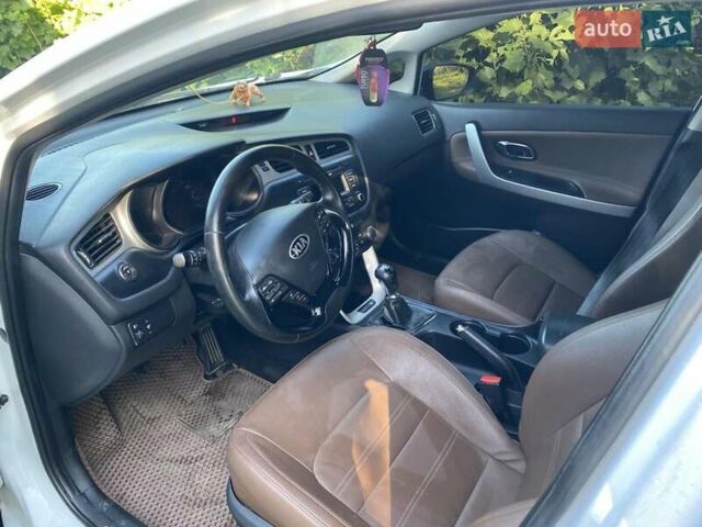 Киа Сид 2013 в Львове на Automoto.ua Белый Киа Сид, объемом двигателя 1.58 л и пробегом 286 тыс. км за 7800 $, фото 44 на Automoto.ua