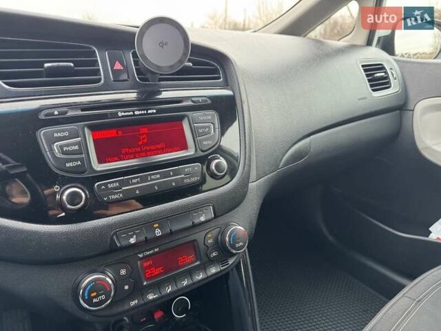 Белый Киа Сид, объемом двигателя 1.6 л и пробегом 228 тыс. км за 9900 $, фото 26 на Automoto.ua