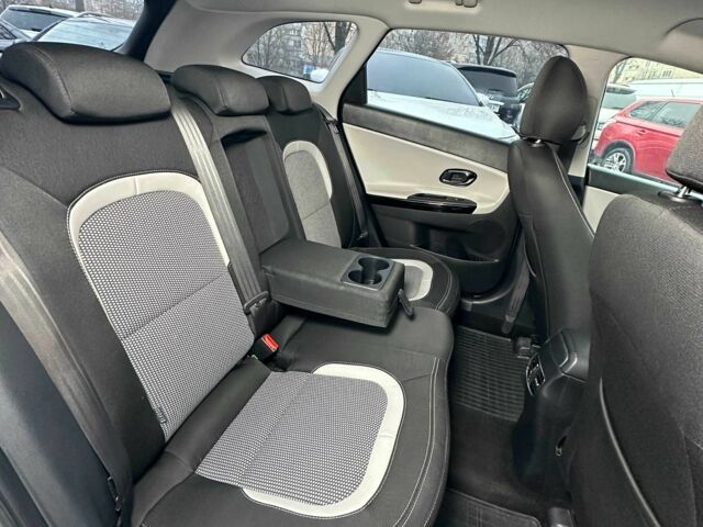 Білий Кіа Сід, об'ємом двигуна 1.6 л та пробігом 263 тис. км за 10500 $, фото 4 на Automoto.ua