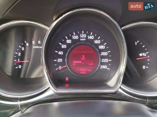 Білий Кіа Сід, об'ємом двигуна 1.58 л та пробігом 120 тис. км за 10600 $, фото 2 на Automoto.ua