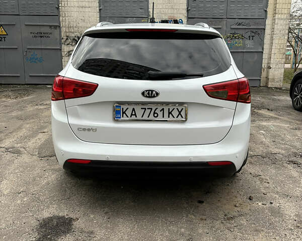 Белый Киа Сид, объемом двигателя 1.59 л и пробегом 193 тыс. км за 10000 $, фото 25 на Automoto.ua
