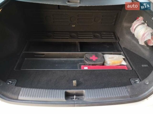 Білий Кіа Сід, об'ємом двигуна 1.58 л та пробігом 120 тис. км за 10600 $, фото 15 на Automoto.ua