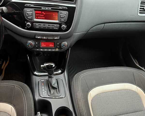 Білий Кіа Сід, об'ємом двигуна 1.6 л та пробігом 140 тис. км за 10400 $, фото 19 на Automoto.ua