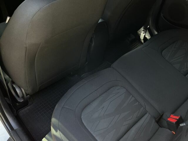 Білий Кіа Сід, об'ємом двигуна 1.6 л та пробігом 160 тис. км за 9000 $, фото 6 на Automoto.ua