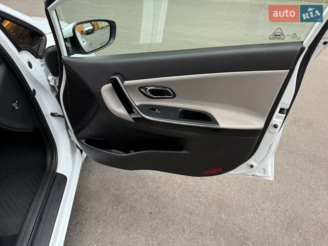 Білий Кіа Сід, об'ємом двигуна 1.6 л та пробігом 140 тис. км за 10400 $, фото 17 на Automoto.ua