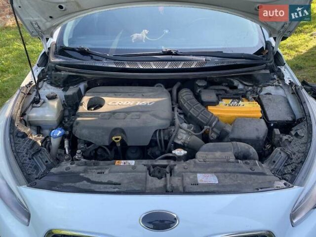 Киа Сид 2013 в Львове на Automoto.ua Белый Киа Сид, объемом двигателя 1.58 л и пробегом 286 тыс. км за 7800 $, фото 14 на Automoto.ua
