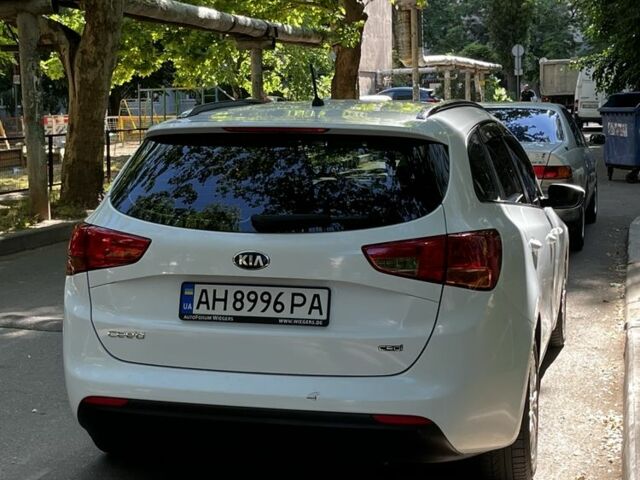 Білий Кіа Сід, об'ємом двигуна 1.6 л та пробігом 160 тис. км за 9000 $, фото 17 на Automoto.ua