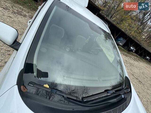 Білий Кіа Сід, об'ємом двигуна 1.6 л та пробігом 140 тис. км за 10500 $, фото 33 на Automoto.ua