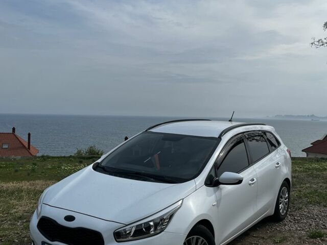 Білий Кіа Сід, об'ємом двигуна 1.6 л та пробігом 160 тис. км за 9000 $, фото 1 на Automoto.ua