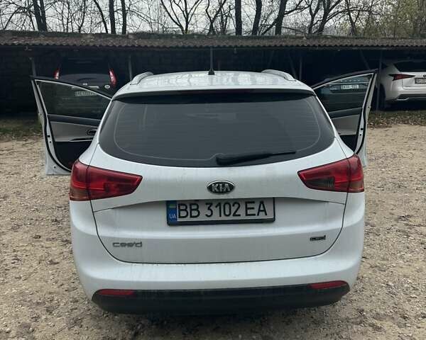 Білий Кіа Сід, об'ємом двигуна 1.6 л та пробігом 140 тис. км за 10500 $, фото 3 на Automoto.ua