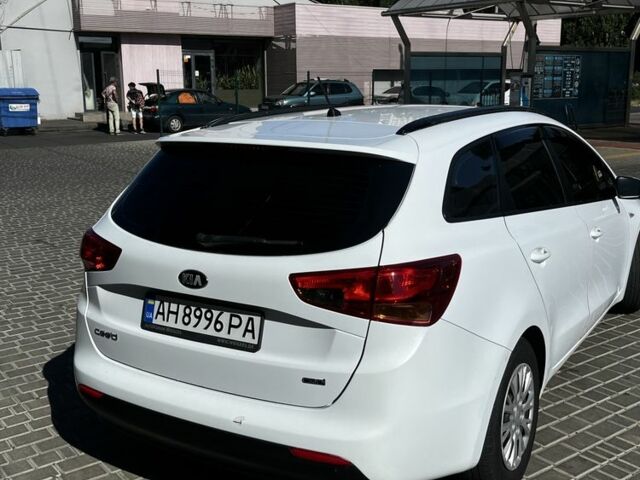 Белый Киа Сид, объемом двигателя 1.6 л и пробегом 160 тыс. км за 9000 $, фото 9 на Automoto.ua