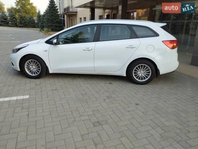 Білий Кіа Сід, об'ємом двигуна 1.58 л та пробігом 120 тис. км за 10600 $, фото 7 на Automoto.ua